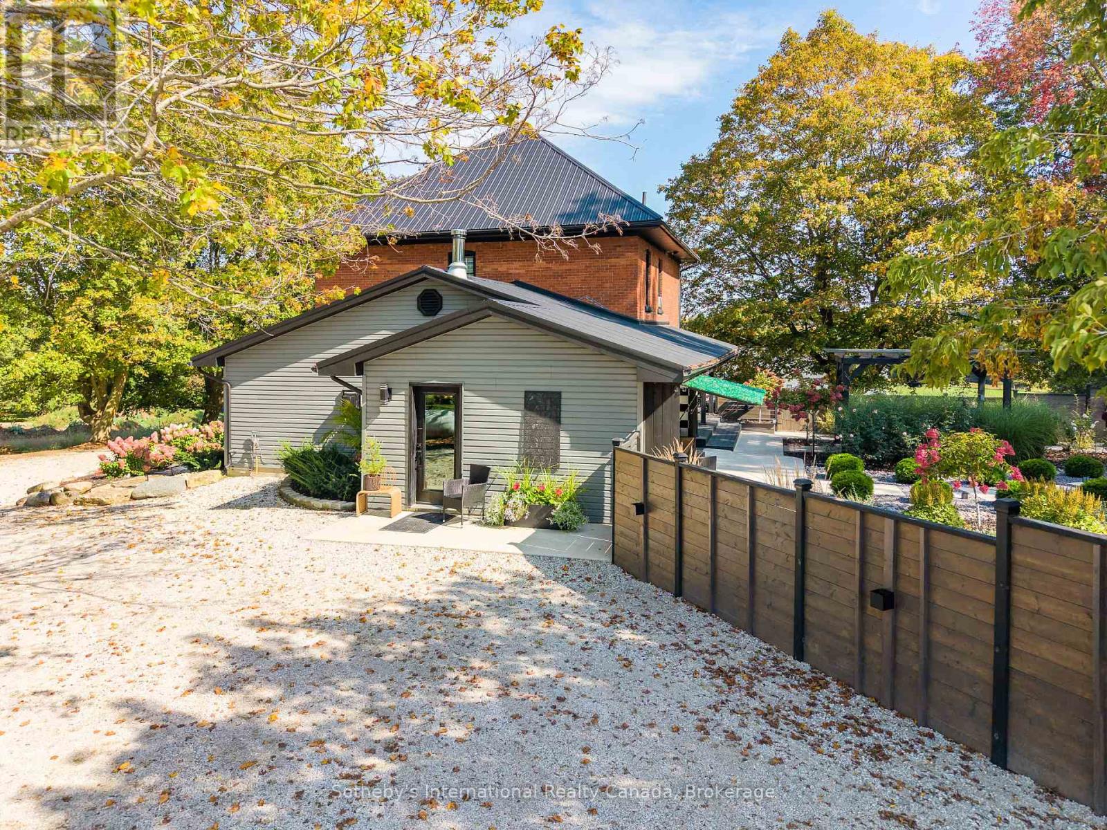 137840 Grey 12 Road, Meaford, Ontario  N4L 1W6 - Photo 30 - X12440676