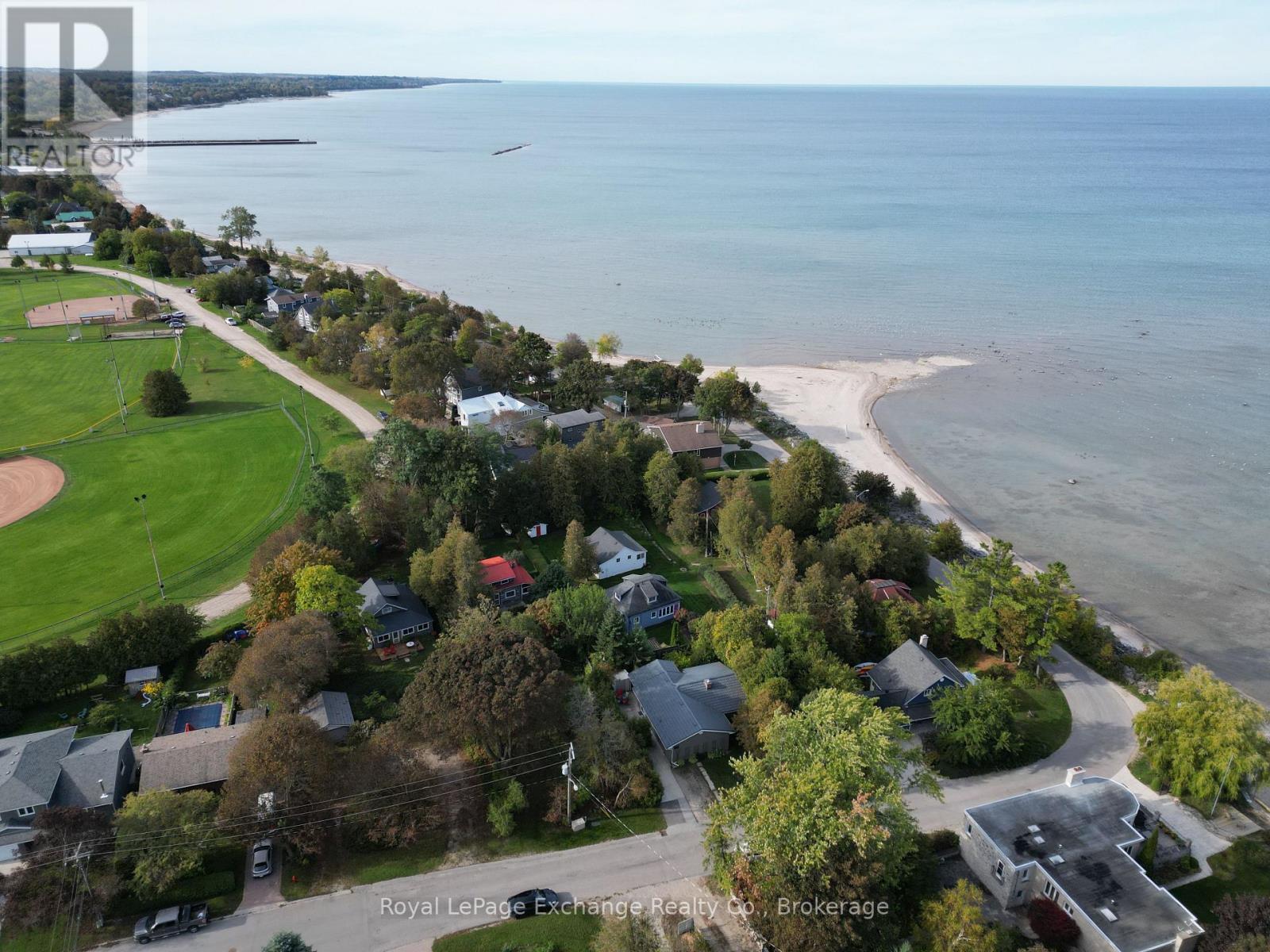 76 Kingsway Street, Kincardine, Ontario  N2Z 1B3 - Photo 26 - X12440758