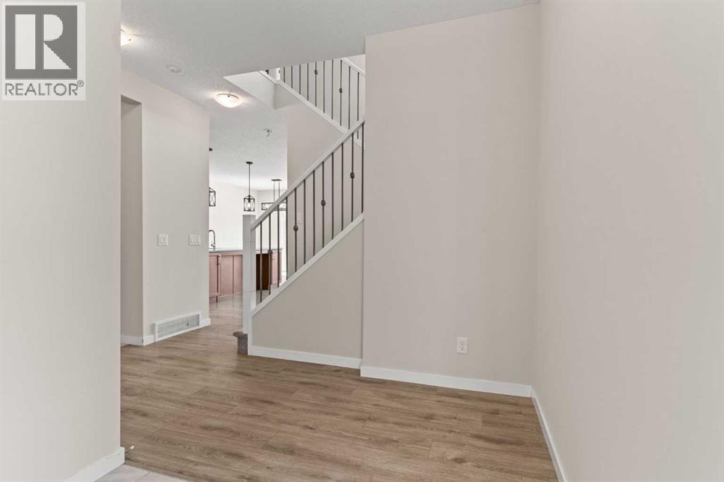 162 Masters Common Se, Calgary, Alberta  T3M 2N4 - Photo 3 - A2248248