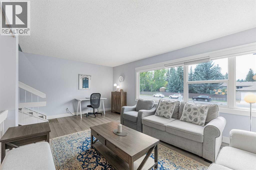 352 Brae Glen Road Sw, Calgary, Alberta  T2W 1B6 - Photo 14 - A2257928