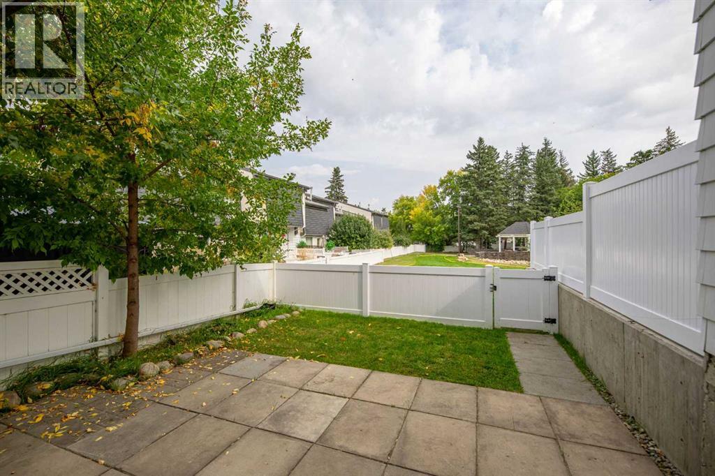 352 Brae Glen Road Sw, Calgary, Alberta  T2W 1B6 - Photo 24 - A2257928