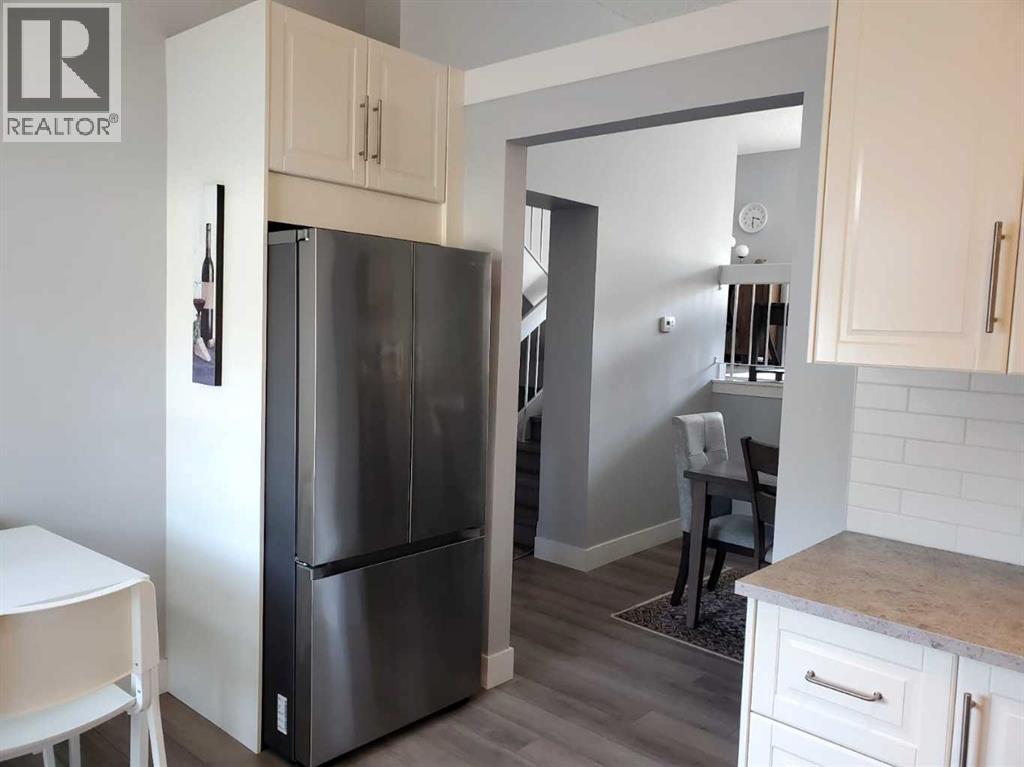 352 Brae Glen Road Sw, Calgary, Alberta  T2W 1B6 - Photo 9 - A2257928