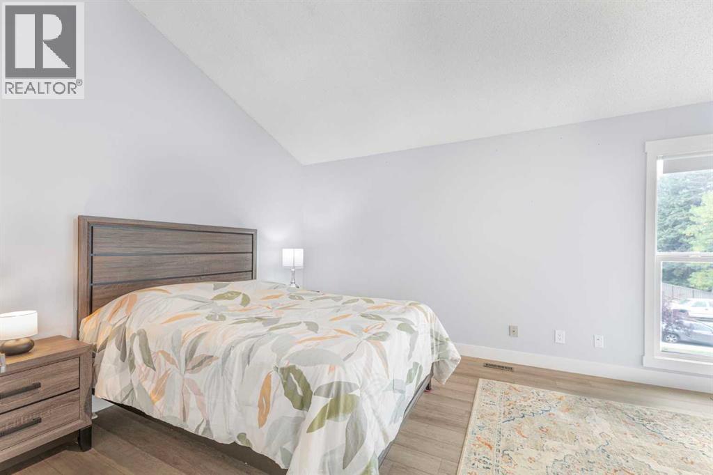 352 Brae Glen Road Sw, Calgary, Alberta  T2W 1B6 - Photo 17 - A2257928