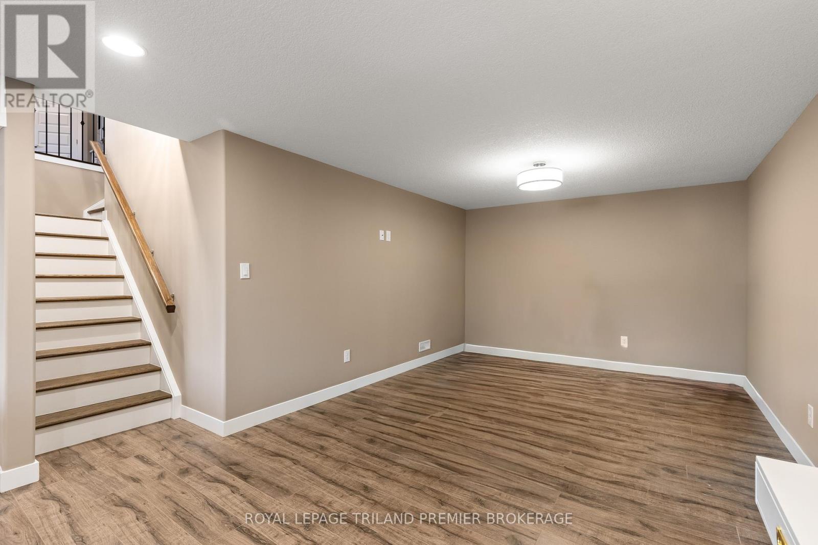 6 Nicoles Trail, Thames Centre, Ontario  N0M 2P0 - Photo 23 - X12440700