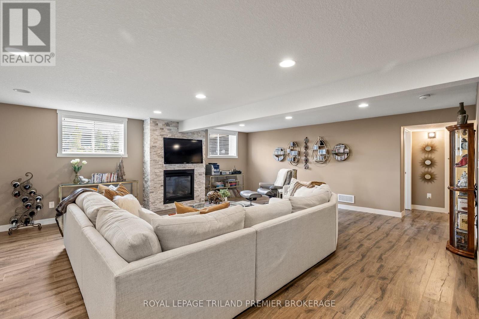 6 Nicoles Trail, Thames Centre, Ontario  N0M 2P0 - Photo 24 - X12440700