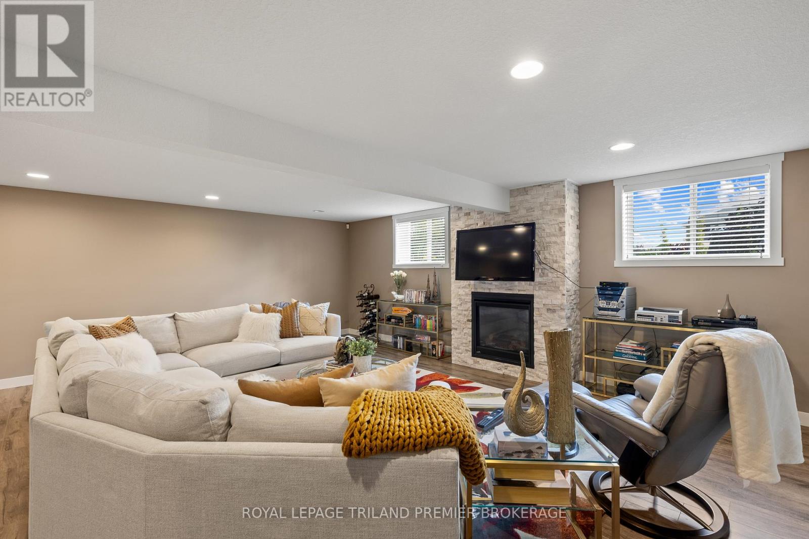6 Nicoles Trail, Thames Centre, Ontario  N0M 2P0 - Photo 25 - X12440700