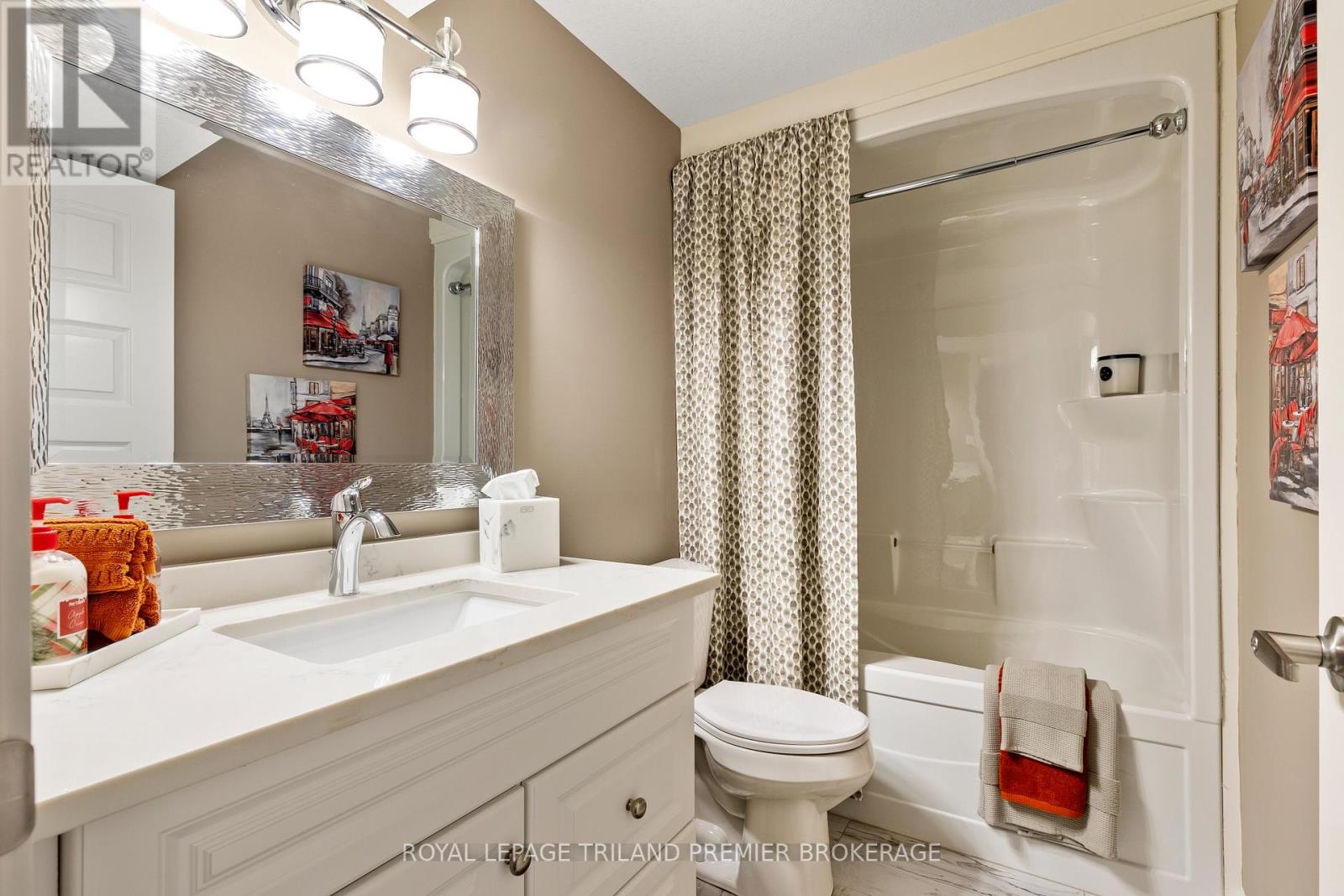 6 Nicoles Trail, Thames Centre, Ontario  N0M 2P0 - Photo 30 - X12440700