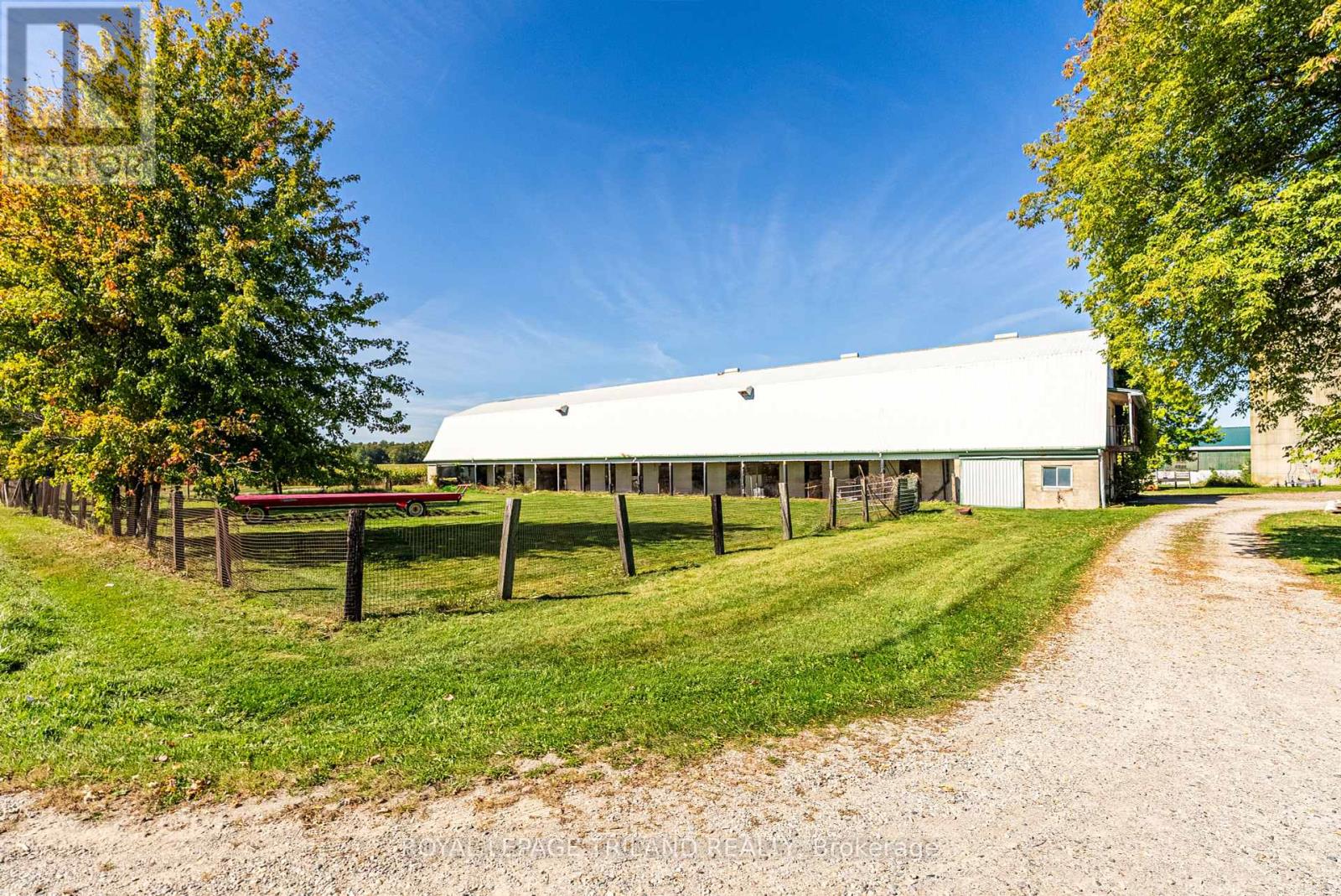 5901 Elgin Road, Thames Centre, Ontario  N0L 1B0 - Photo 2 - X12440716