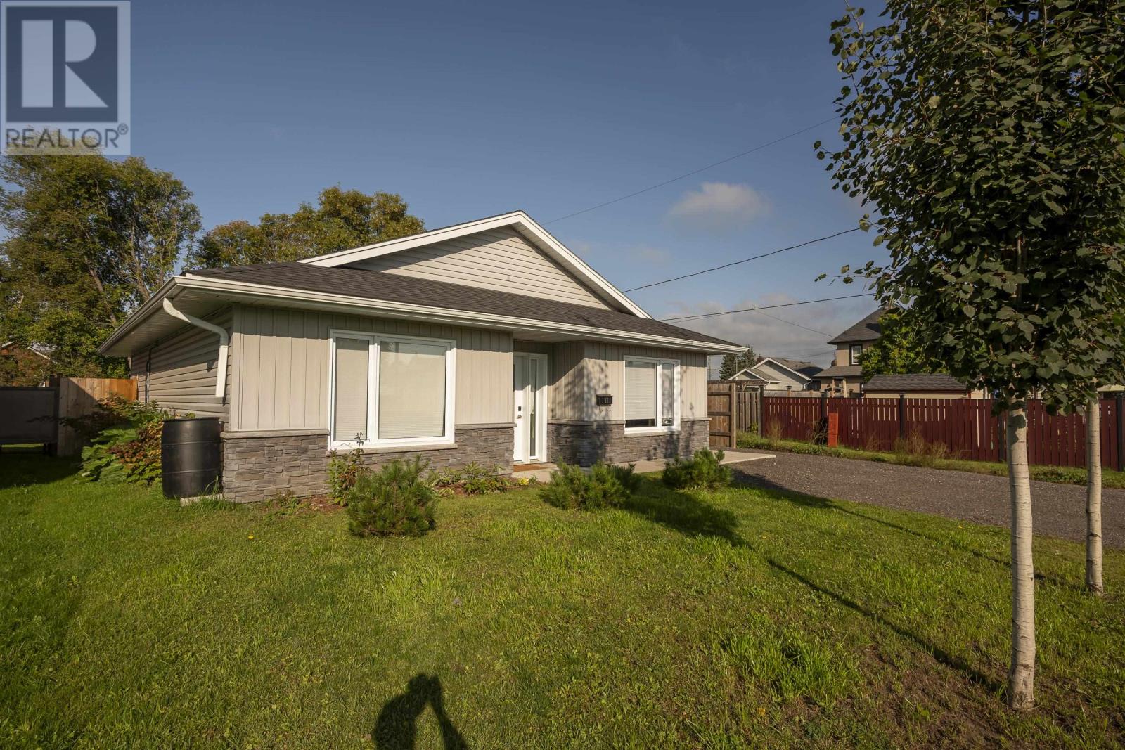 1611 Broadmore Ave, Thunder Bay, Ontario  P7E 2Z4 - Photo 32 - TB252992