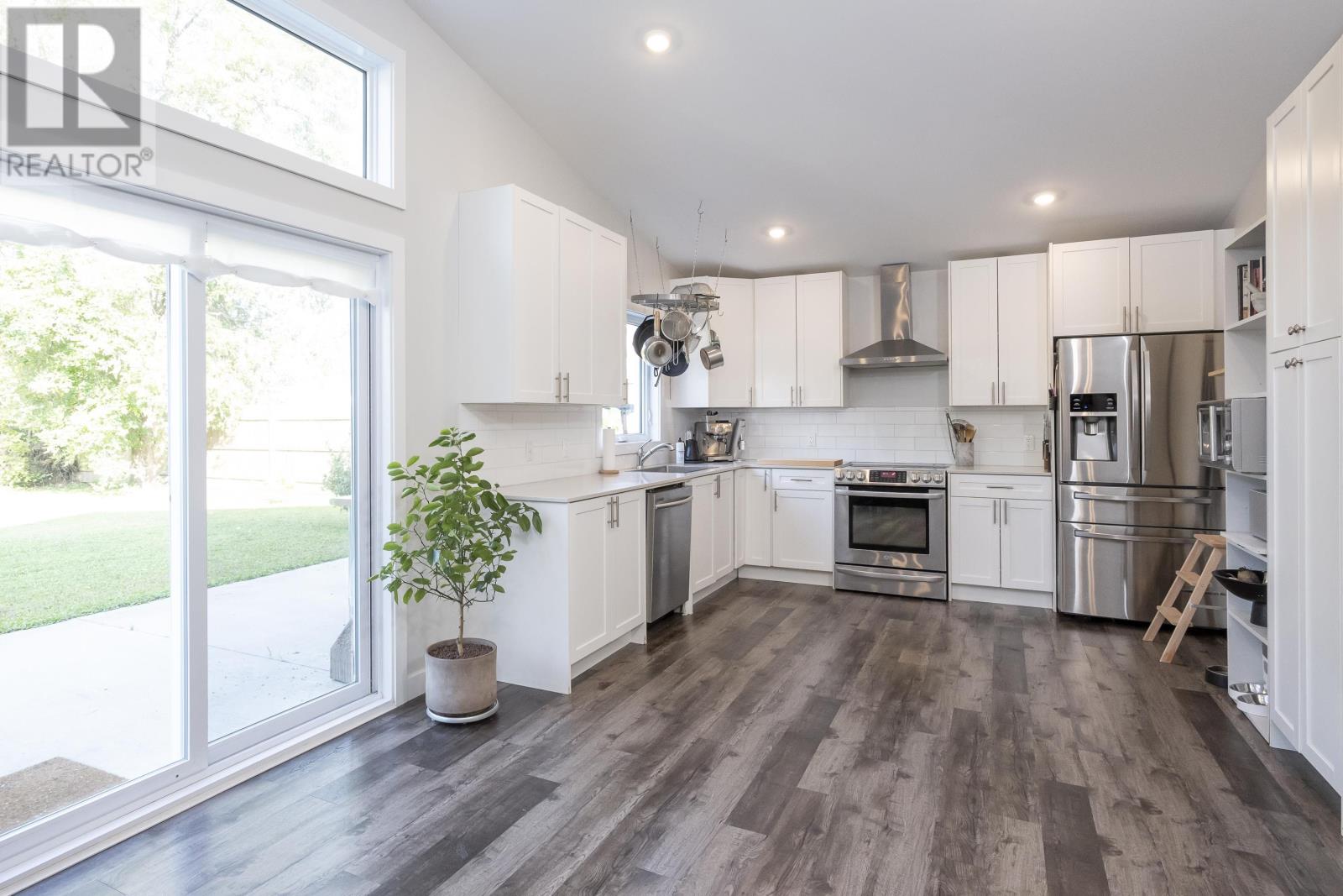 1611 Broadmore Ave, Thunder Bay, Ontario  P7E 2Z4 - Photo 9 - TB252992