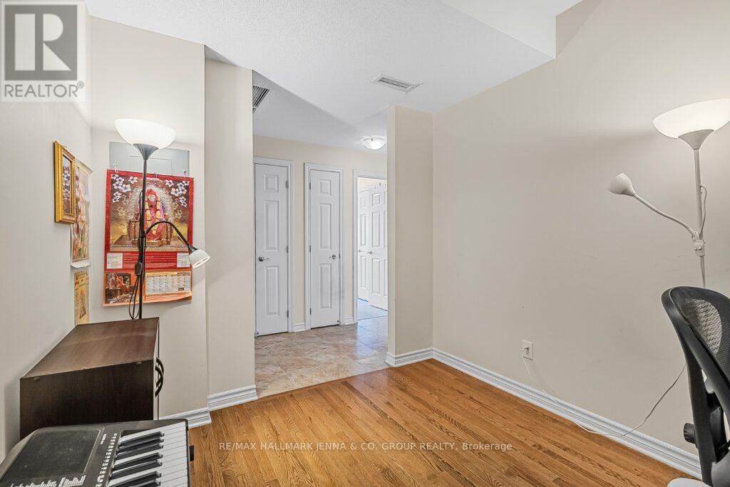 201 - 140 Guelph Private, Ottawa, Ontario  K2T 0J2 - Photo 14 - X12440690