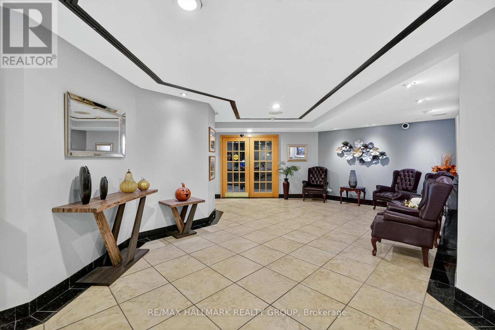 1207 - 80 Sandcastle Drive, Ottawa, Ontario  K2H 9E7 - Photo 4 - X12440757