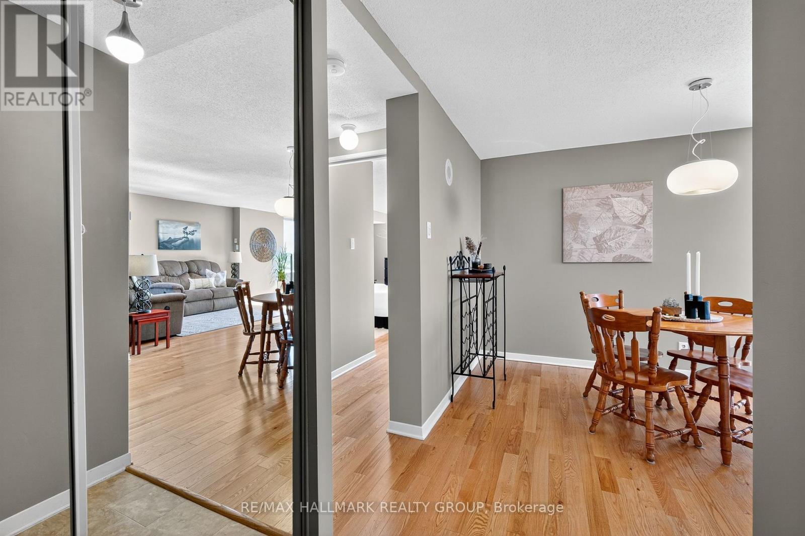 1207 - 80 Sandcastle Drive, Ottawa, Ontario  K2H 9E7 - Photo 8 - X12440757