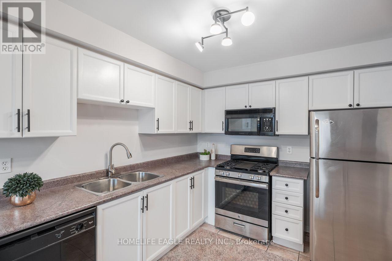 42 Millcliff Circle, Aurora, Ontario  L4G 7N7 - Photo 8 - N12424077