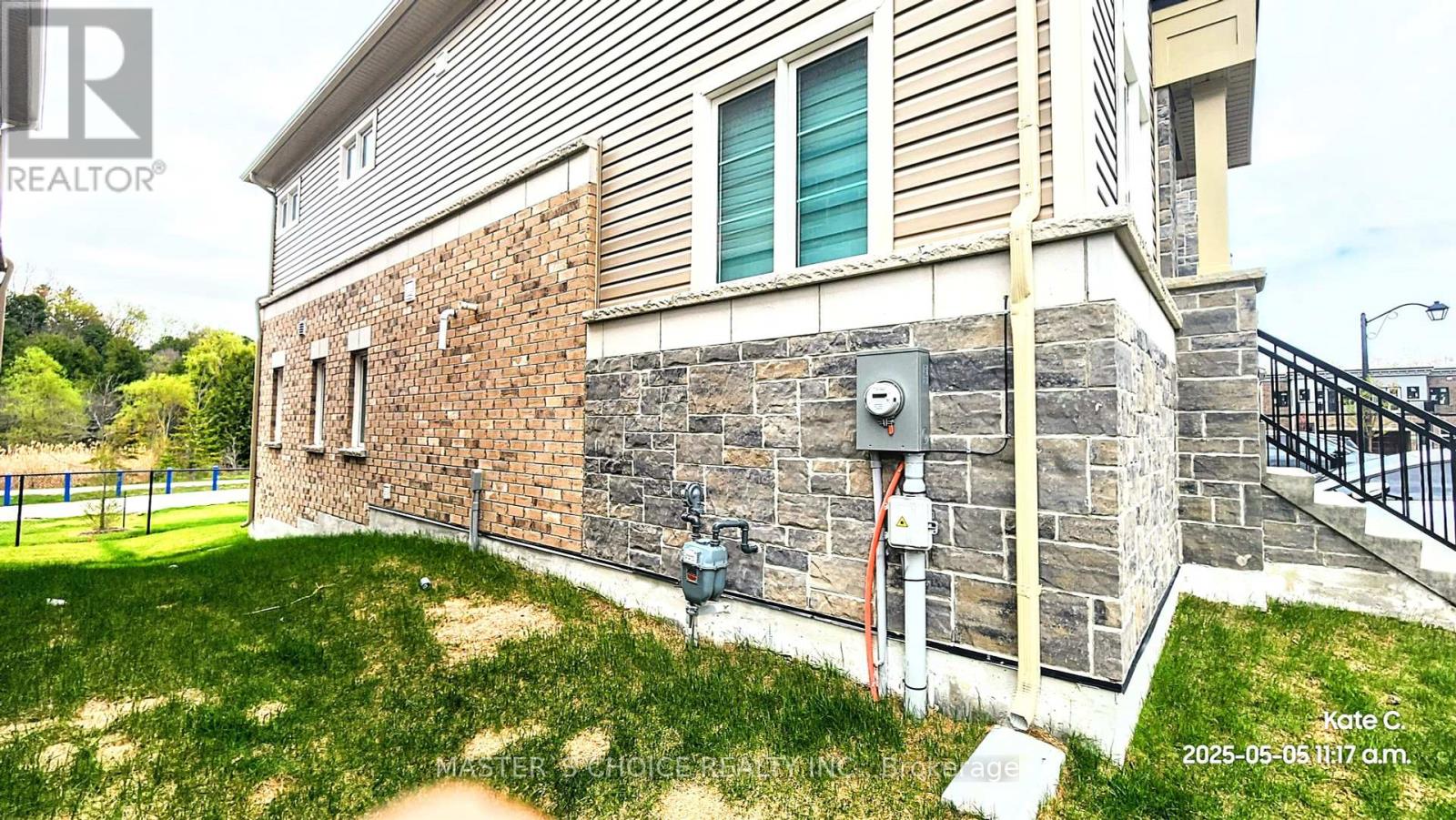 92 Lyall Stokes Circle, East Gwillimbury, Ontario  L0G 1M0 - Photo 27 - N12438847