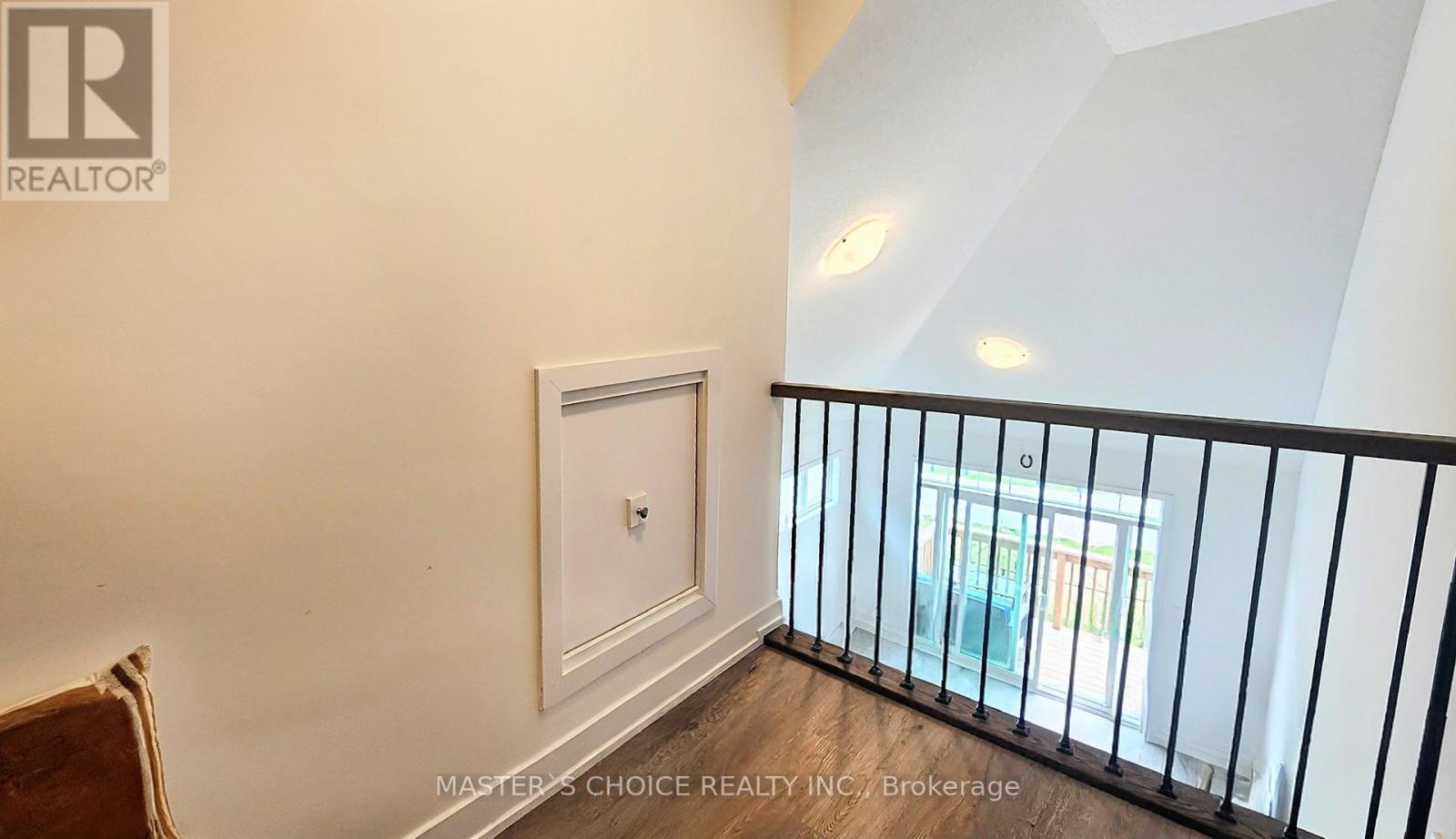 92 Lyall Stokes Circle, East Gwillimbury, Ontario  L0G 1M0 - Photo 15 - N12438847