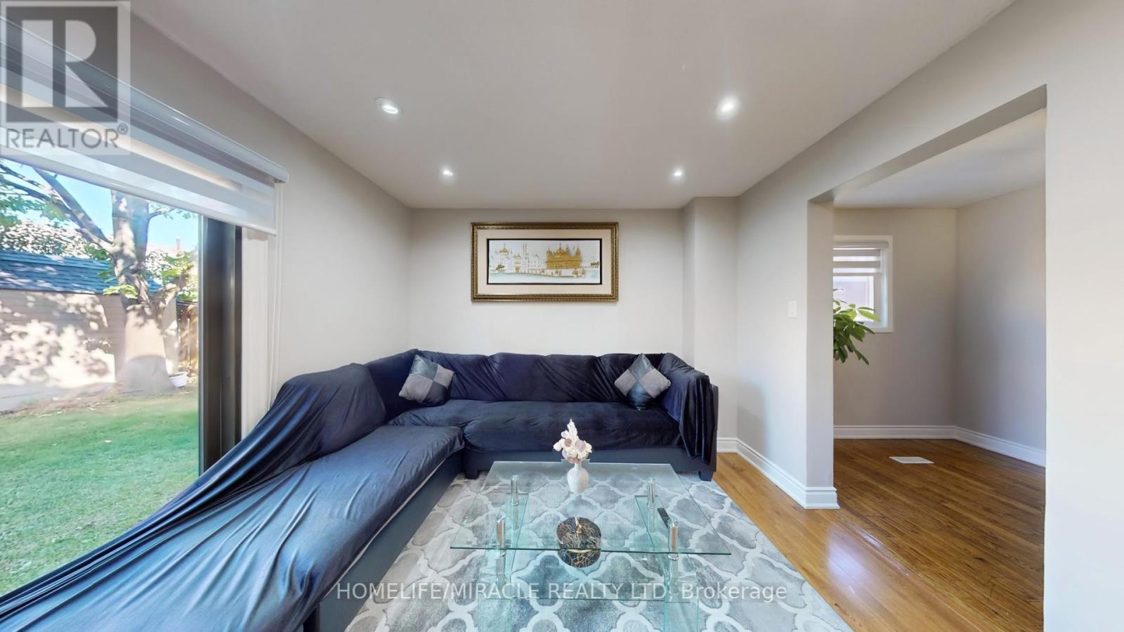 64 Radford Drive, Brampton, Ontario  L6V 2Y9 - Photo 6 - W12435638