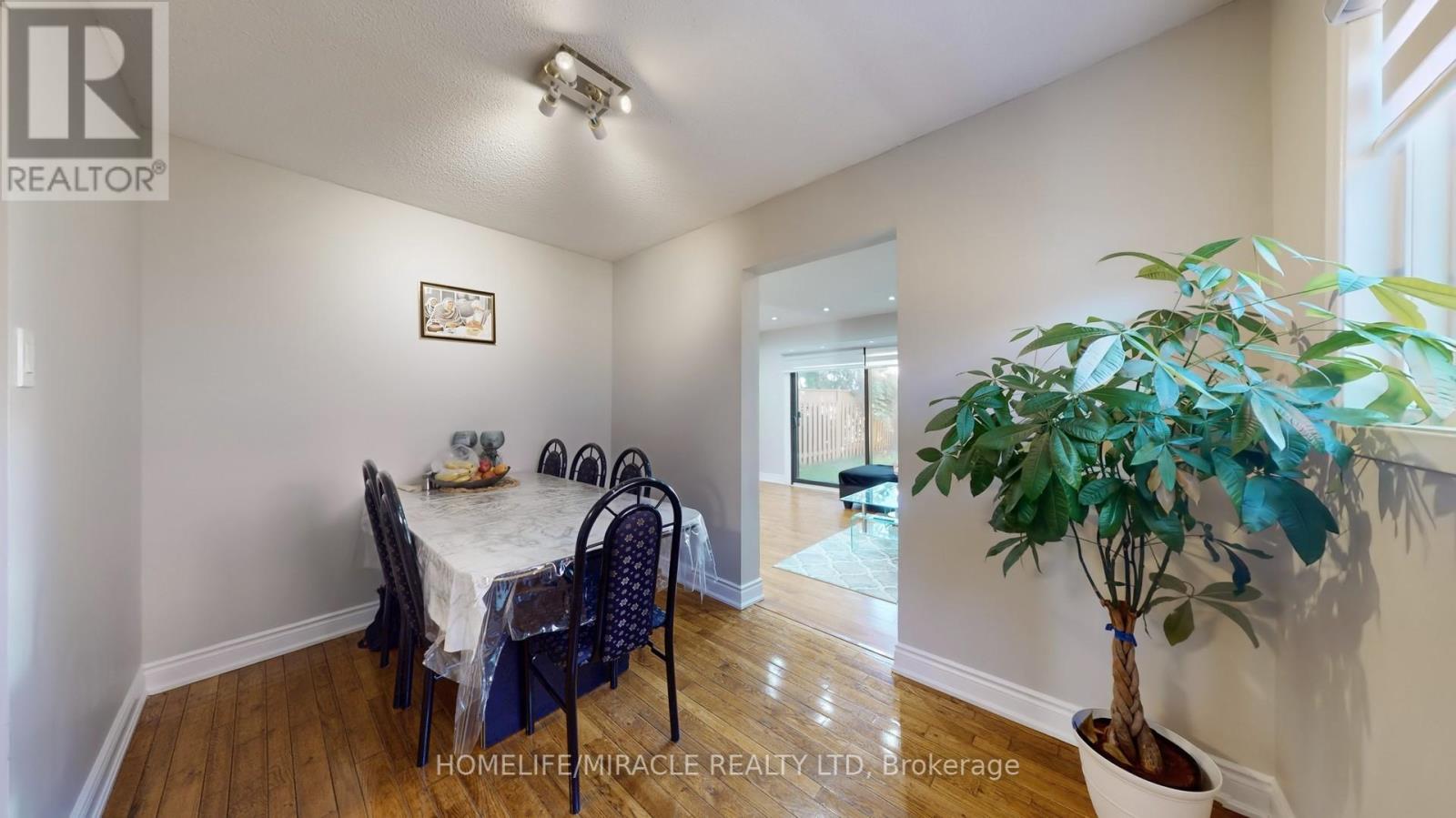 64 Radford Drive, Brampton, Ontario  L6V 2Y9 - Photo 8 - W12435638