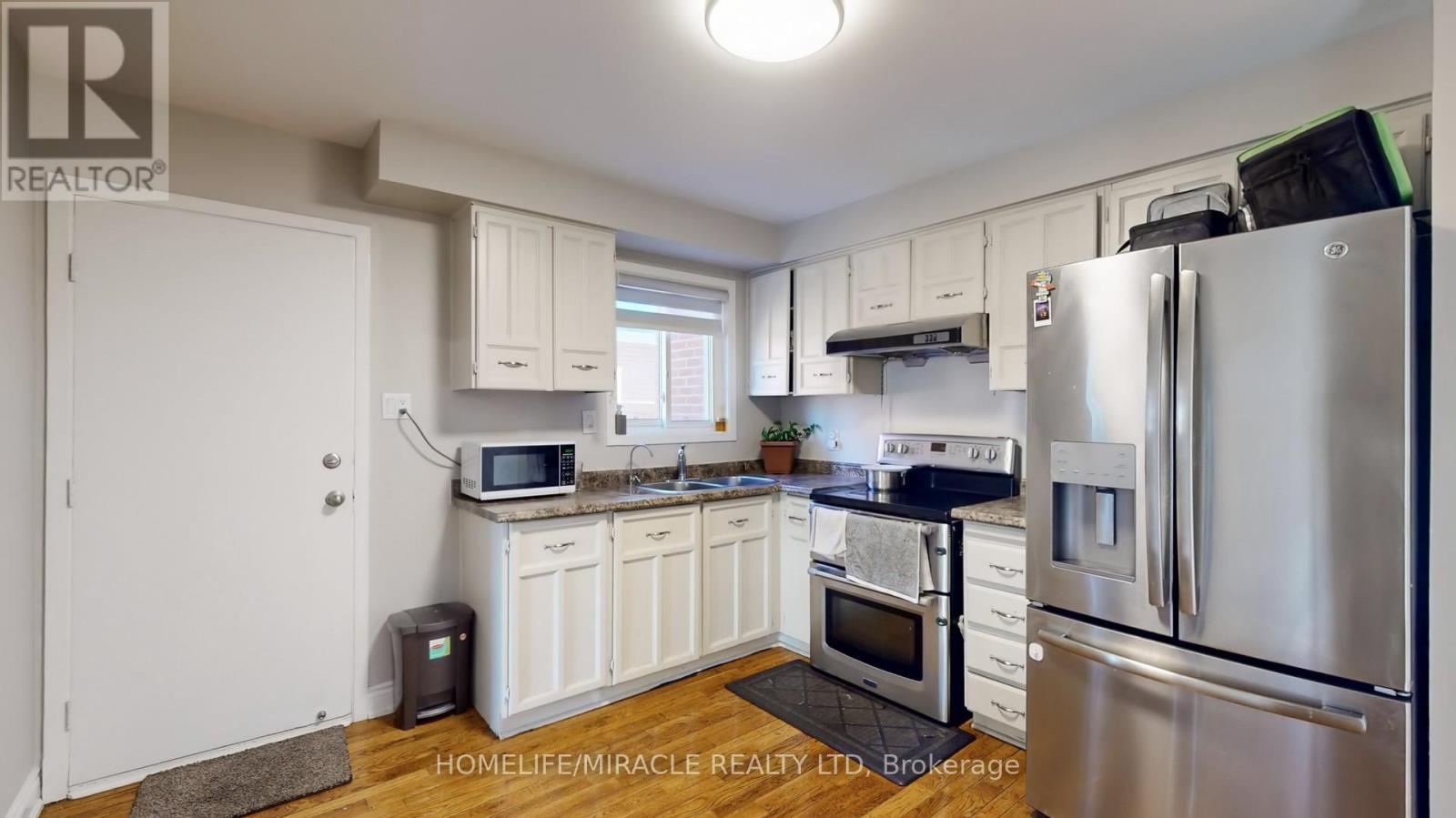 64 Radford Drive, Brampton, Ontario  L6V 2Y9 - Photo 9 - W12435638