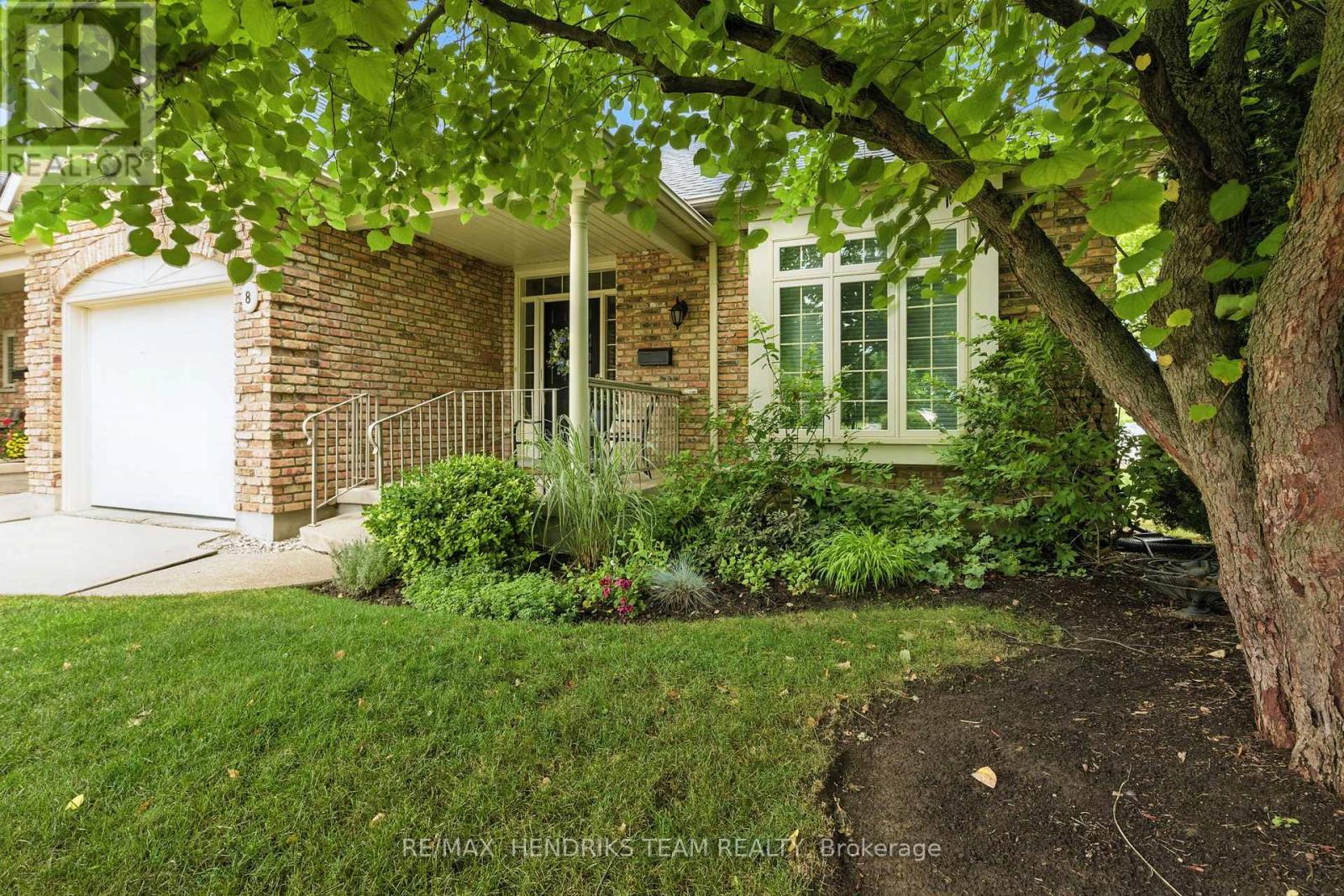 8 - 174 Martindale Road, St. Catharines (Grapeview), Ontario  L2S 3Z9 - Photo 4 - X12435268
