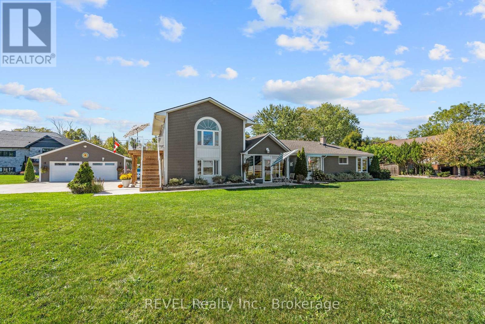 4099 Niagara Parkway, Fort Erie (Black Creek), Ontario  L0S 1S0 - Photo 1 - X12440673