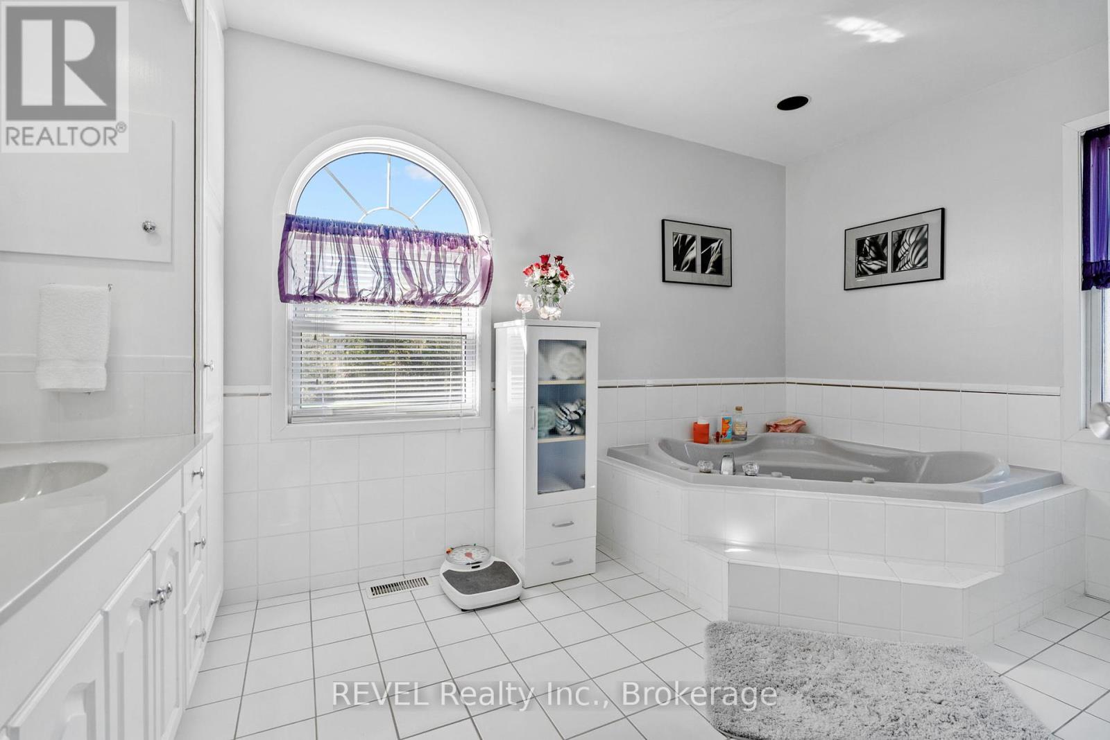 4099 Niagara Parkway, Fort Erie (Black Creek), Ontario  L0S 1S0 - Photo 34 - X12440673