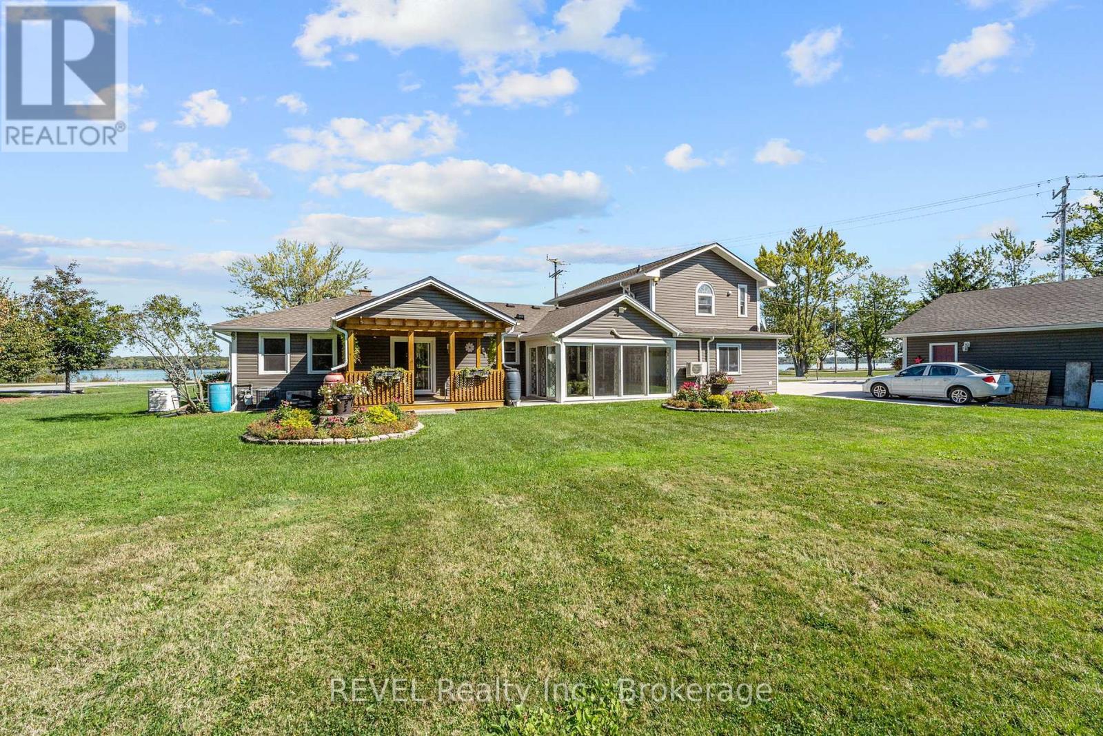 4099 Niagara Parkway, Fort Erie (Black Creek), Ontario  L0S 1S0 - Photo 6 - X12440673
