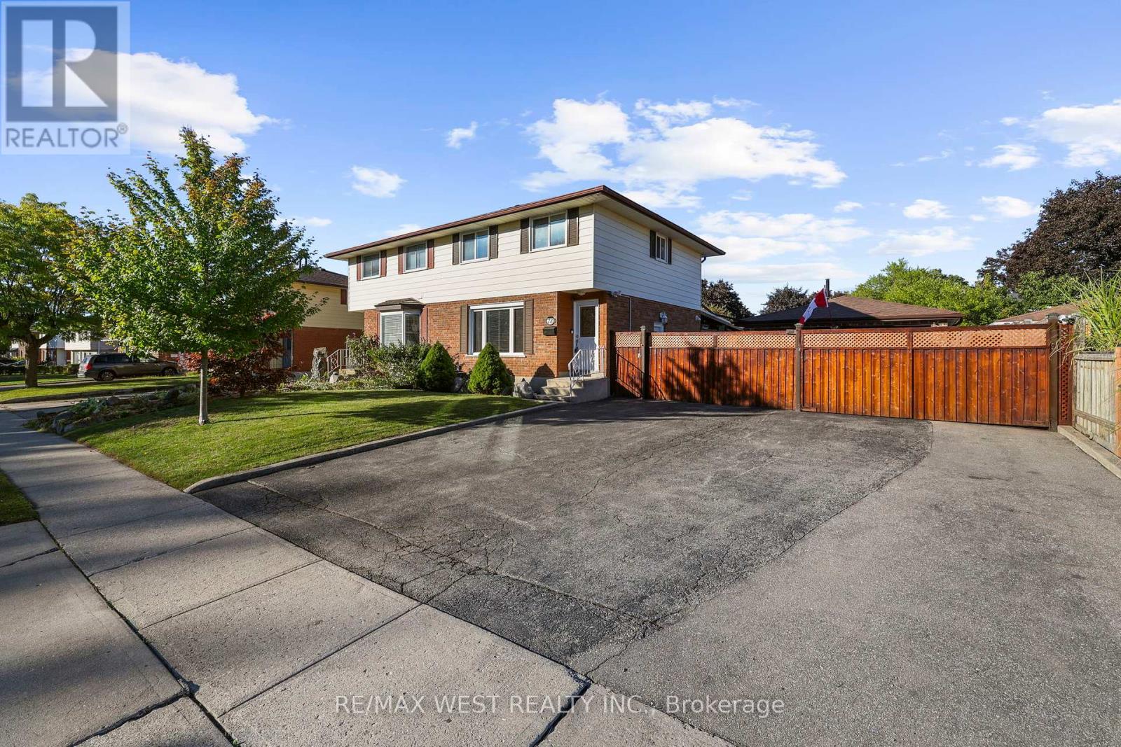 78 CHALMERS STREET S, Cambridge, Ontario