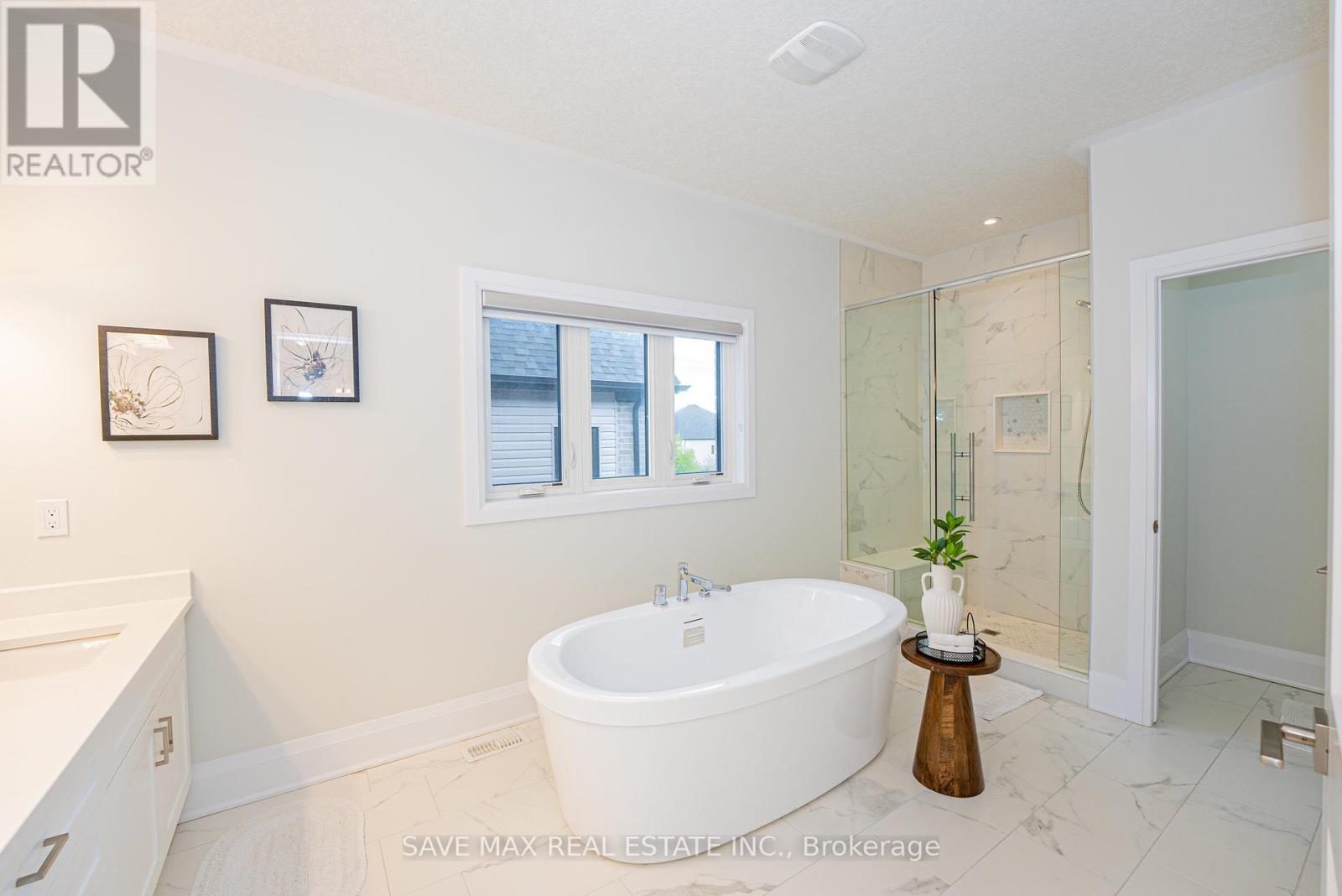 26 Falconridge Drive, Kitchener, Ontario  N2K 0G1 - Photo 29 - X12440615
