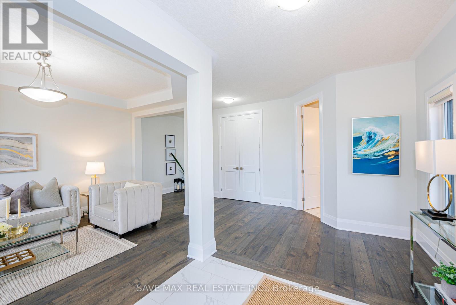 26 Falconridge Drive, Kitchener, Ontario  N2K 0G1 - Photo 6 - X12440615