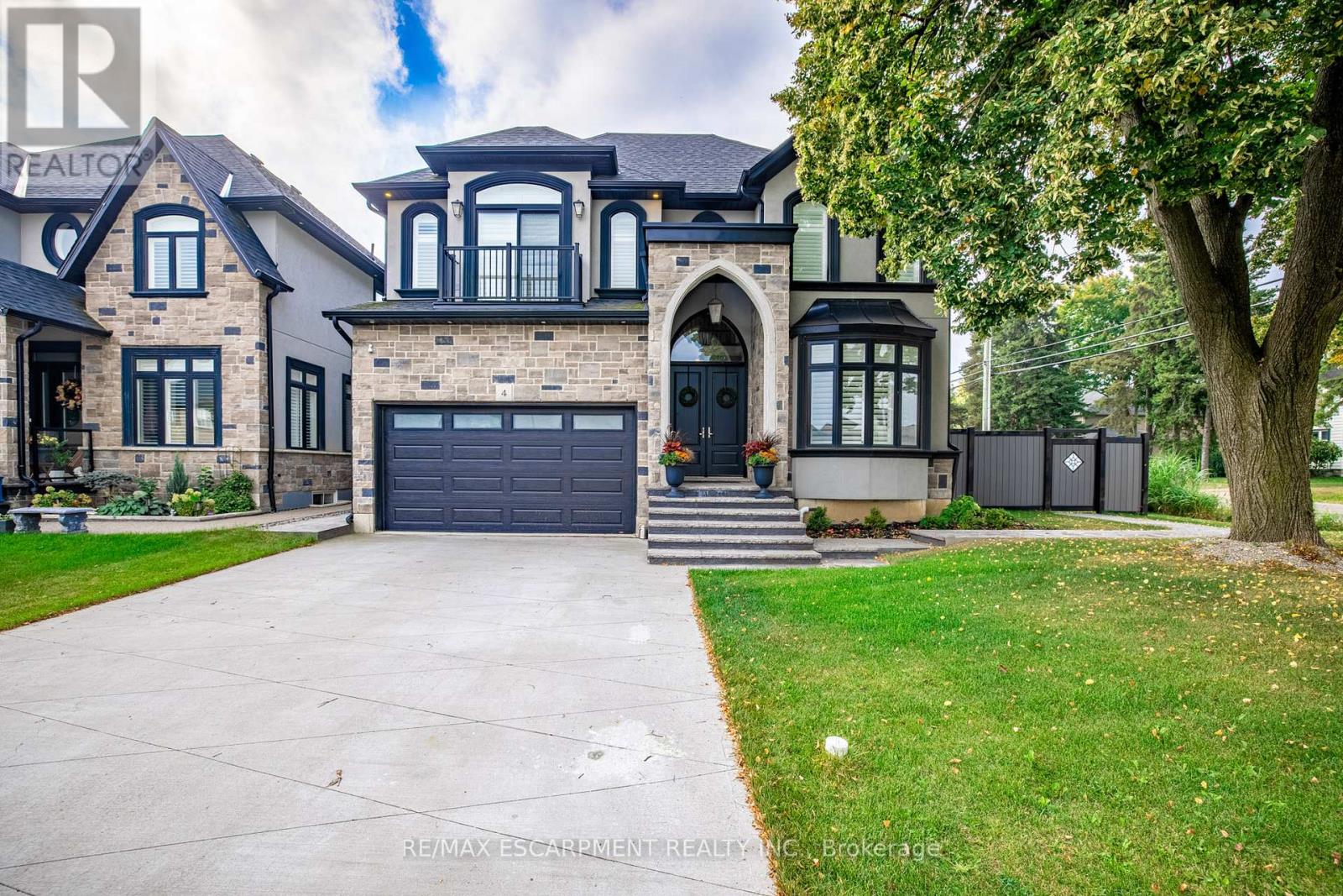 4 Lockman Drive, Hamilton, Ontario  L9K 0C1 - Photo 1 - X12440625