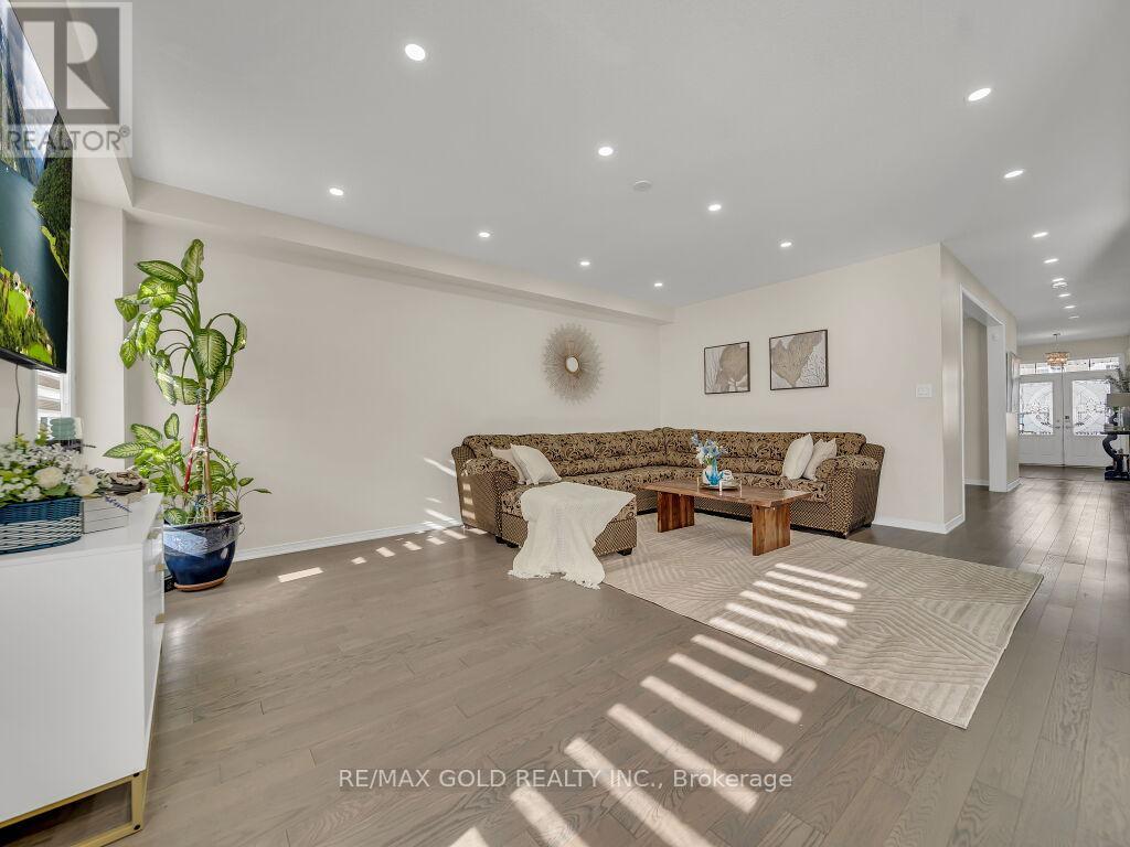 219 Dolman Street S, Woolwich, Ontario  N0B 1M0 - Photo 12 - X12440630