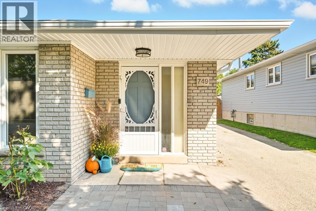 749 Hager Avenue, Burlington, Ontario  L7S 1W9 - Photo 2 - 40775547