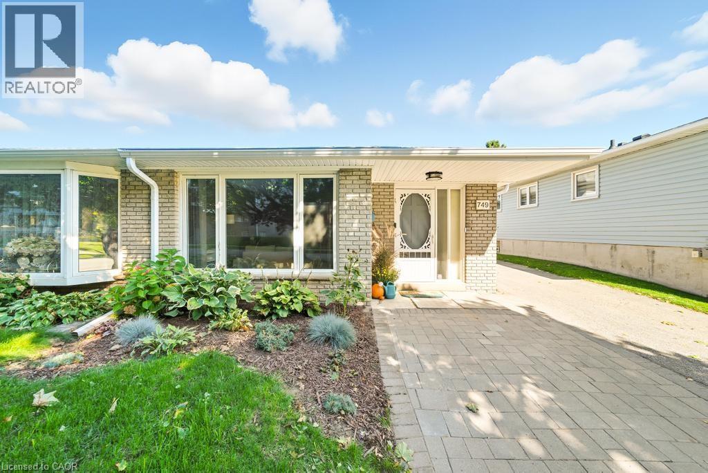 749 Hager Avenue, Burlington, Ontario  L7S 1W9 - Photo 3 - 40775547