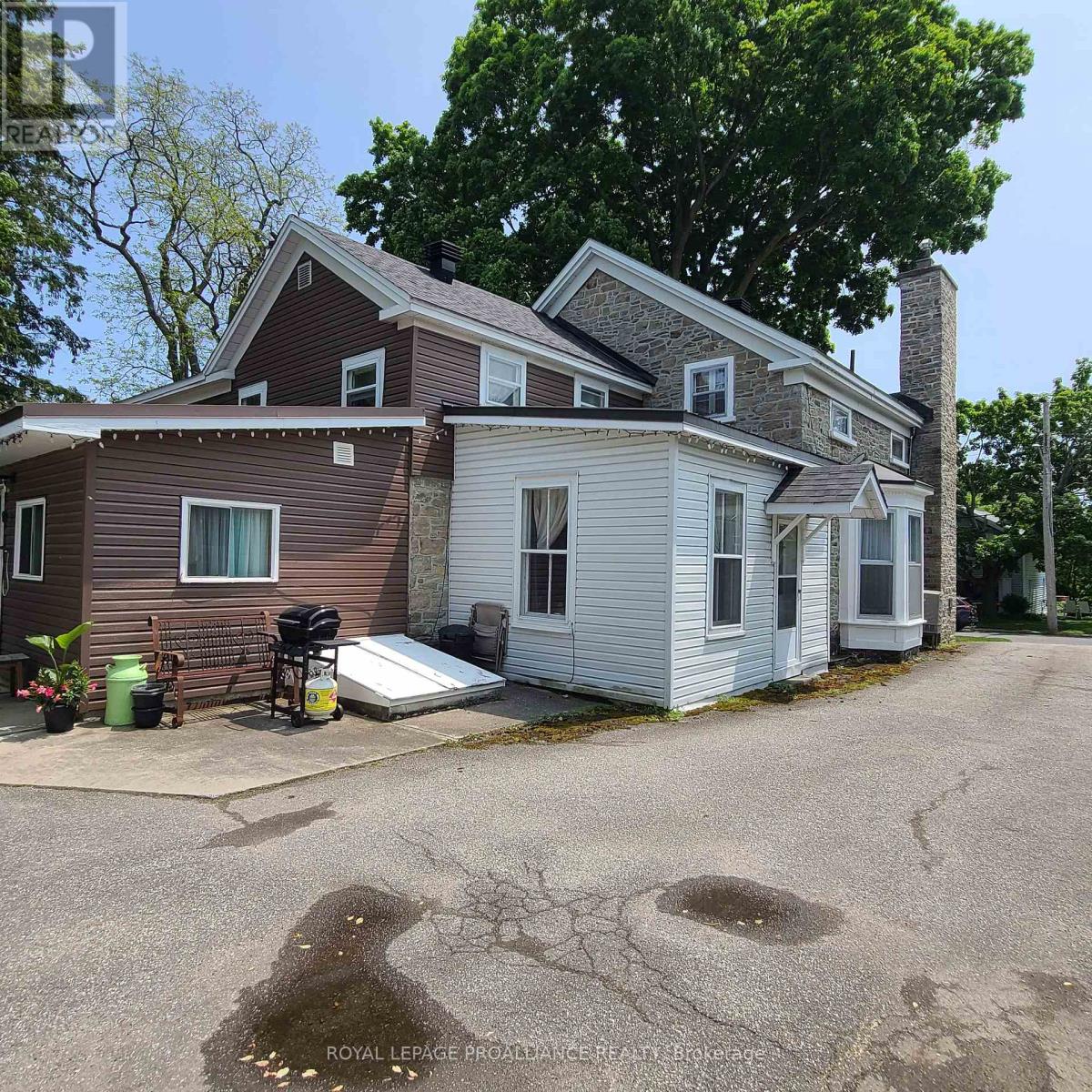 634 Henry Street W, Prescott, Ontario  K0E 1T0 - Photo 4 - X12440678