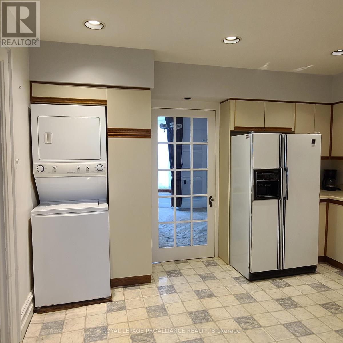 634 Henry Street W, Prescott, Ontario  K0E 1T0 - Photo 5 - X12440678