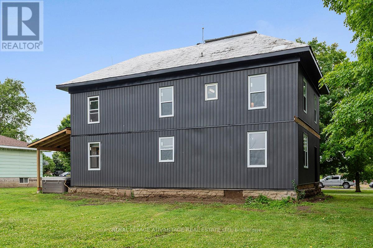 526 Kelford Drive, Tay Valley, Ontario  K7H 3C5 - Photo 7 - X12440787