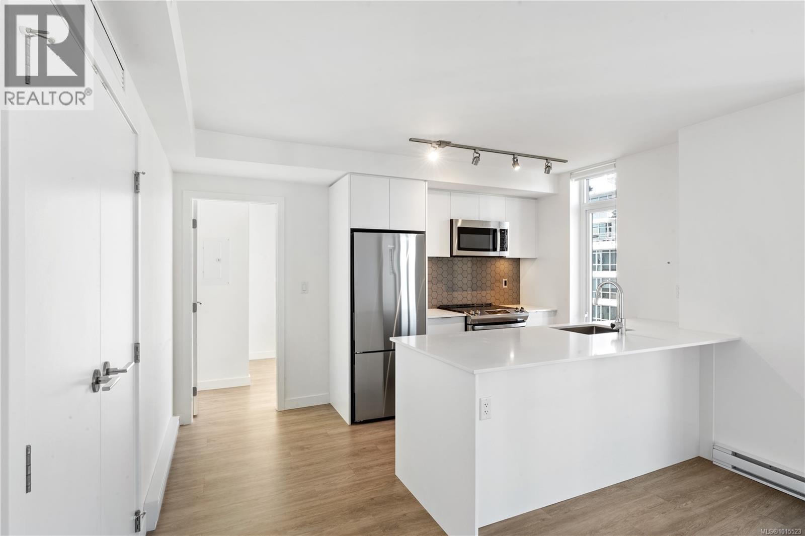 1206 845 Johnson St, Victoria, British Columbia V8W 0G3 - Photo 7 - 1015523