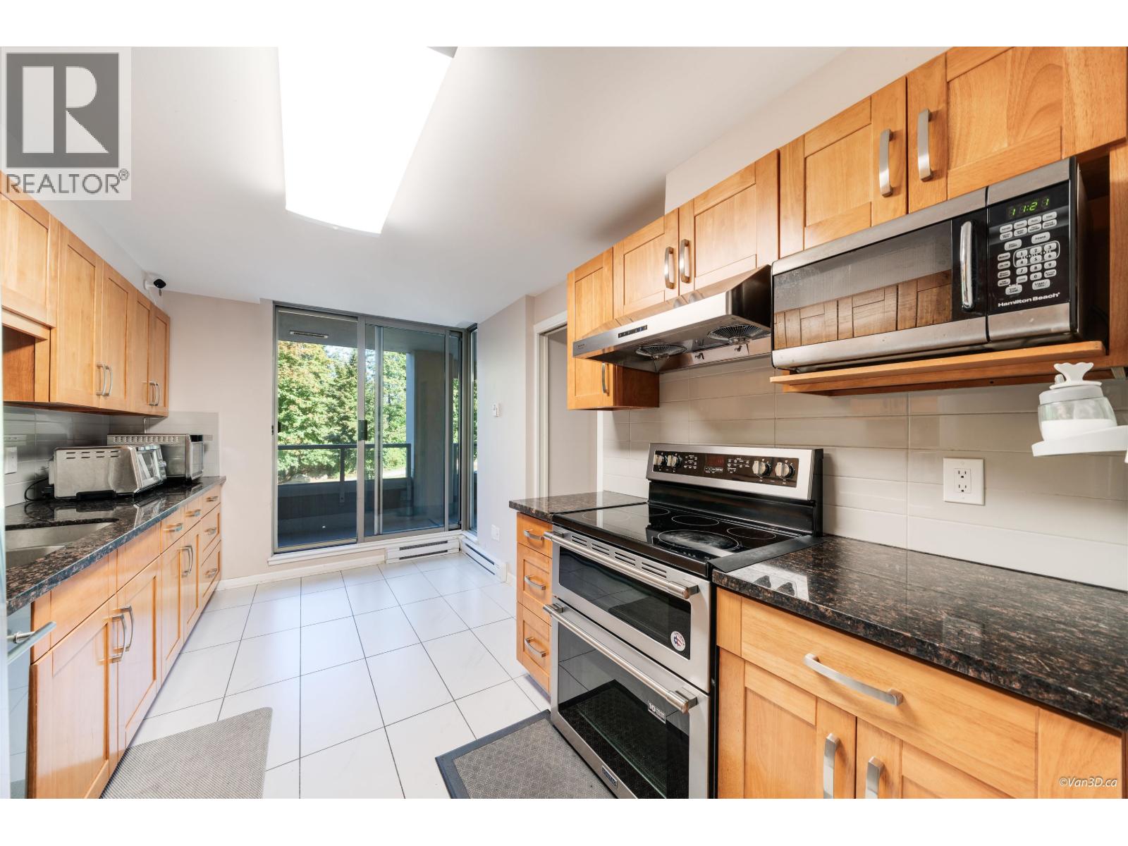203 3070 Guildford Way, Coquitlam, British Columbia  V3B 7R8 - Photo 3 - R3054294