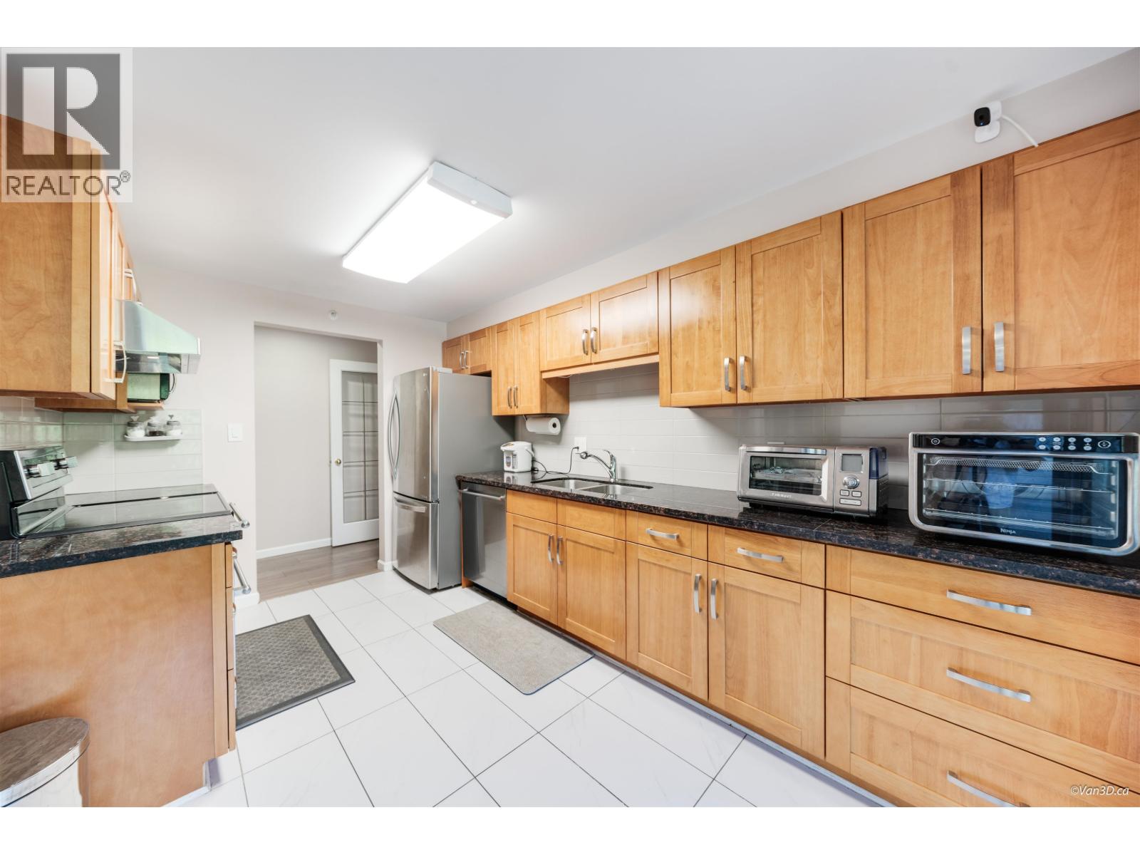 203 3070 Guildford Way, Coquitlam, British Columbia  V3B 7R8 - Photo 5 - R3054294