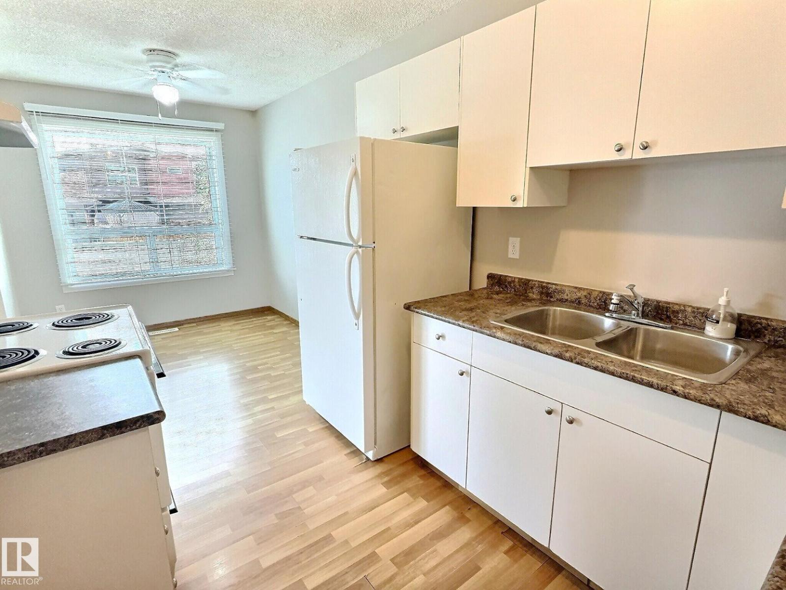 2206 38 St Nw, Edmonton, Alberta  T6L 4C3 - Photo 5 - E4460446