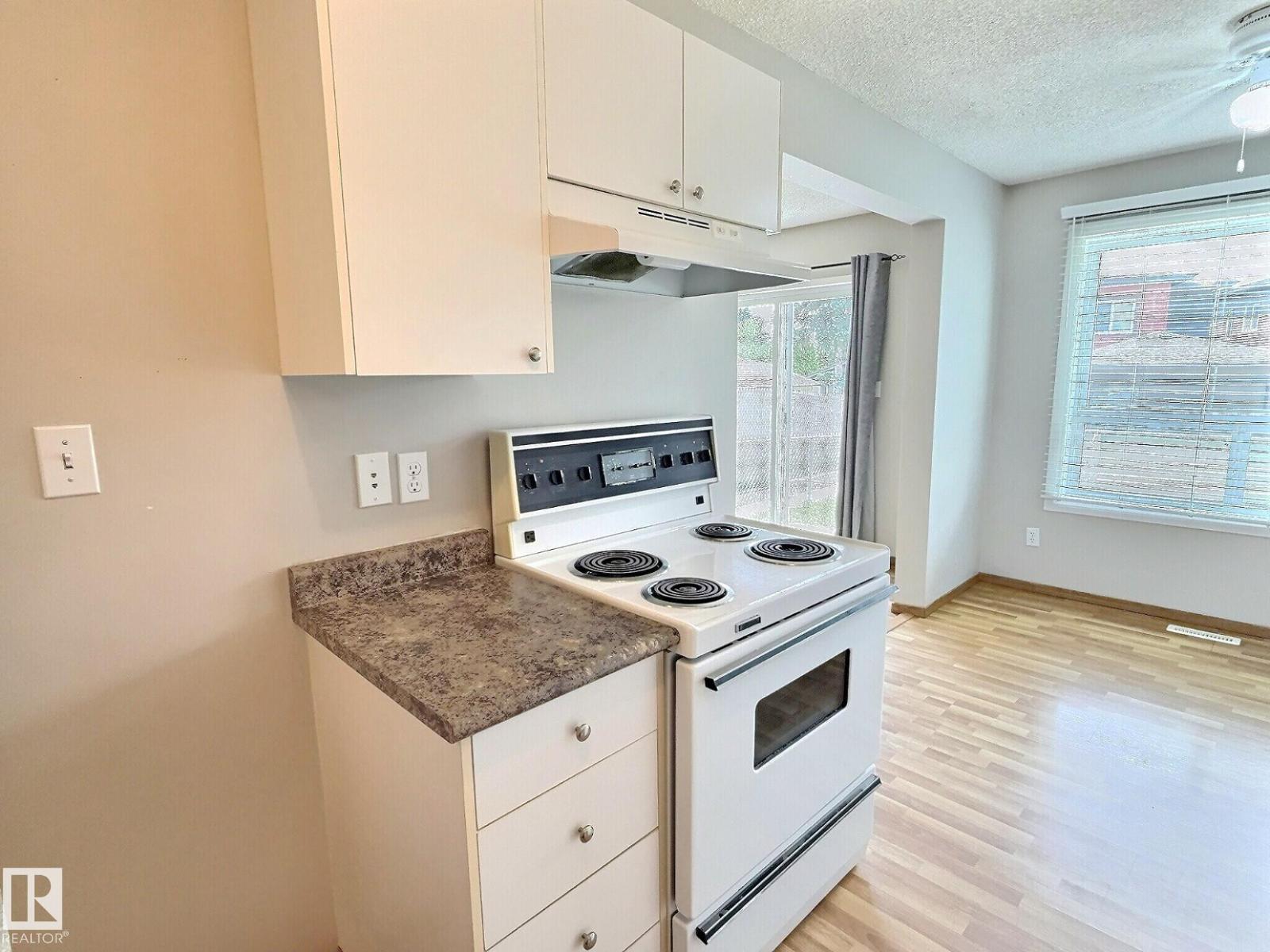2206 38 St Nw, Edmonton, Alberta  T6L 4C3 - Photo 7 - E4460446