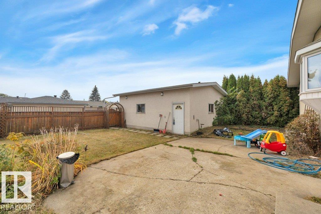 7519 150 Av Nw, Edmonton, Alberta  T5C 2Y2 - Photo 39 - E4460448