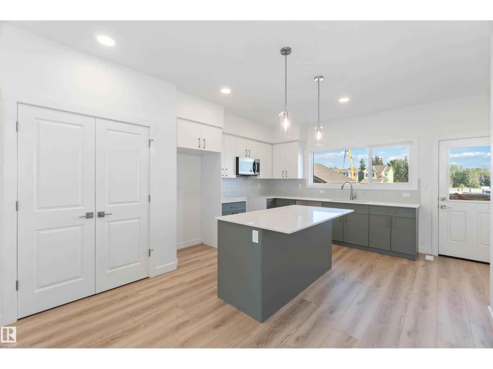 1013 Aster Bv Nw, Edmonton, Alberta  T6T 2W8 - Photo 11 - E4460449