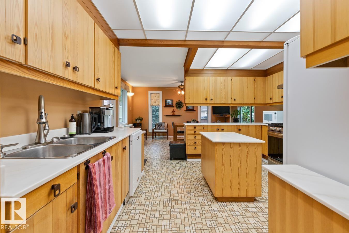 9291 79 St Nw, Edmonton, Alberta  T6C 2R6 - Photo 8 - E4460453