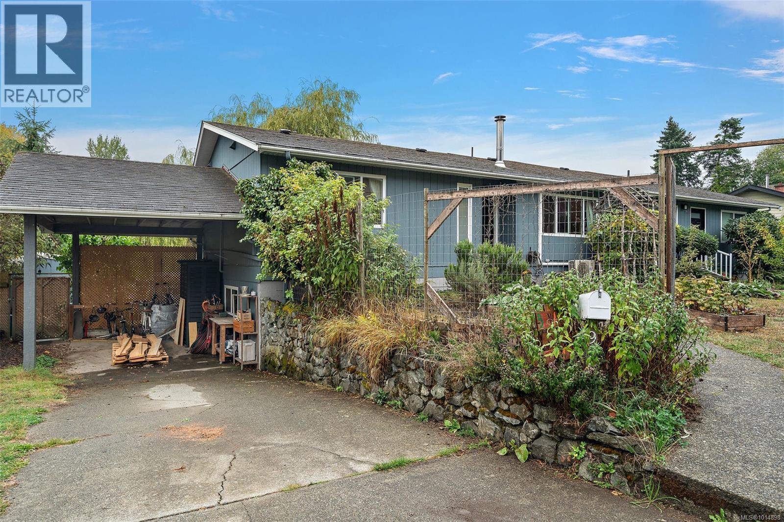 975 Taine Pl, Saanich, British Columbia  V8X 4A5 - Photo 24 - 1014898