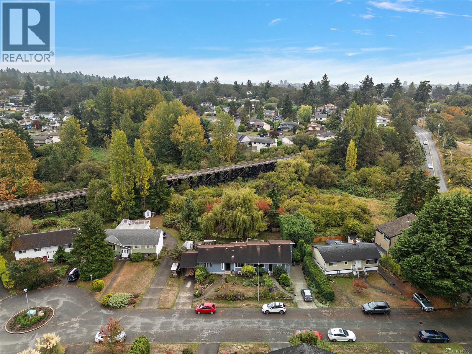 975 Taine Pl, Saanich, British Columbia  V8X 4A5 - Photo 34 - 1014898