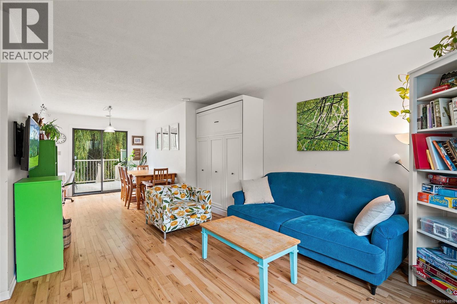 975 Taine Pl, Saanich, British Columbia  V8X 4A5 - Photo 4 - 1014898