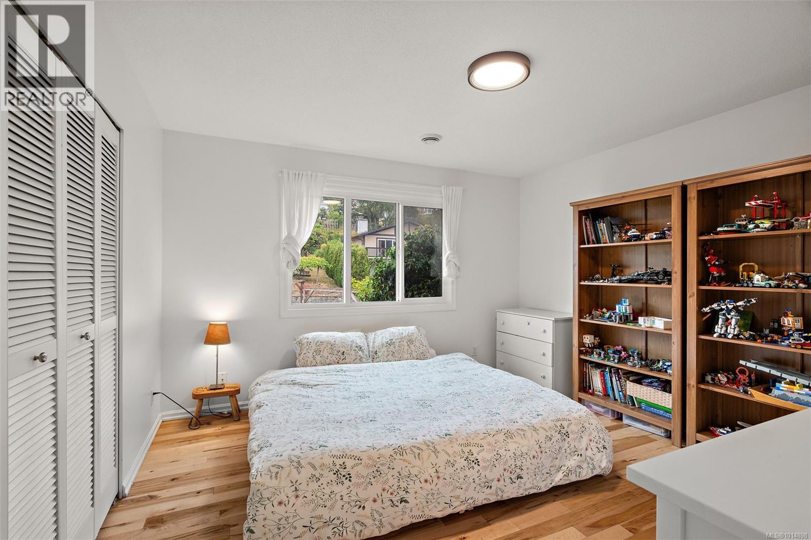 975 Taine Pl, Saanich, British Columbia  V8X 4A5 - Photo 9 - 1014898