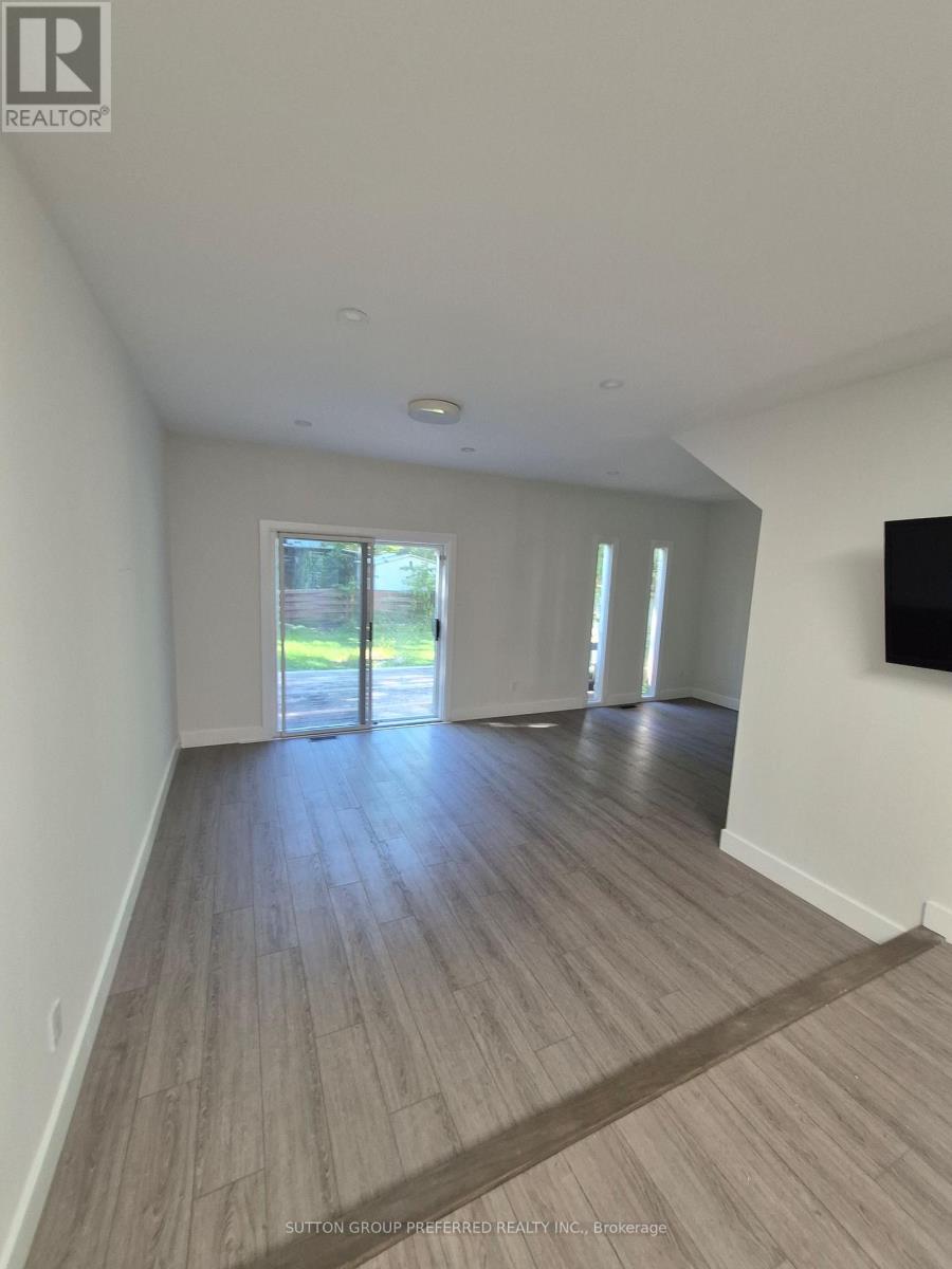 863 Colborne Street, London East, Ontario  N6A 4A1 - Photo 2 - X12438896